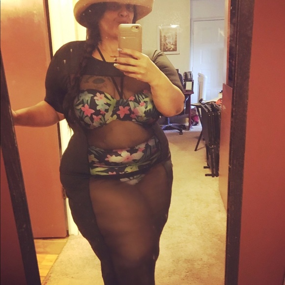 Meet your Posher, Farah - Picture 2 of 13